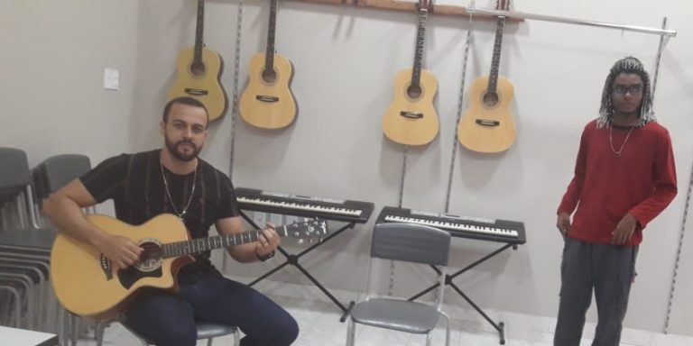 SEMDEGE abre inscrições para curso gratuito de violão com 30 vagas