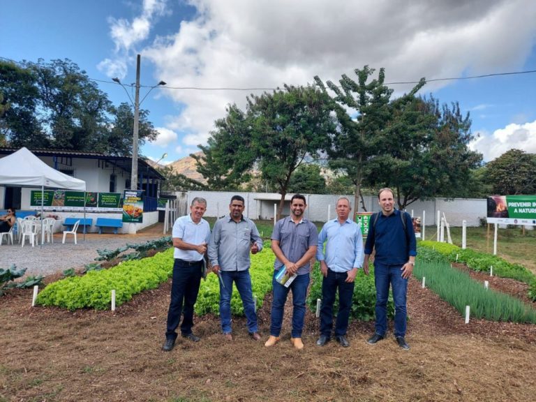 Secretário de Agricultura de Linhares apresenta Programa de Fruticultura durante ExpoAgro realizada em Valadares (MG)   		