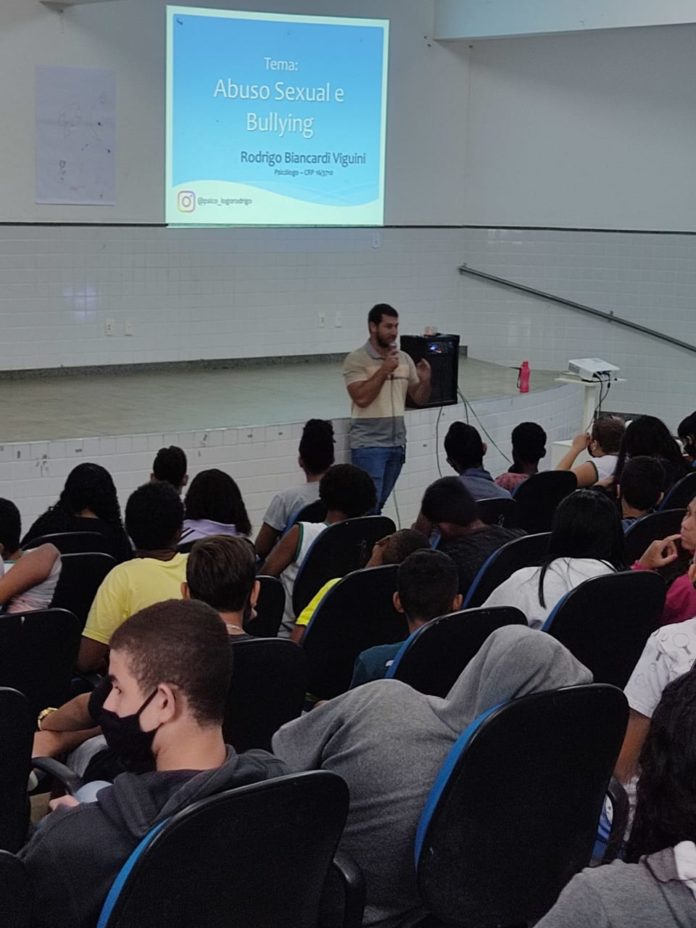 
			Subsecretaria de Segurança de Jaguaré e Polícia Militar realizam palestra em escola        