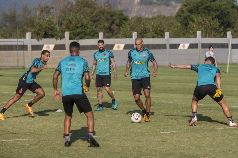 Vetado de utilizar o Maracanã, Vasco jogará contra a Chapecoense em São Januário