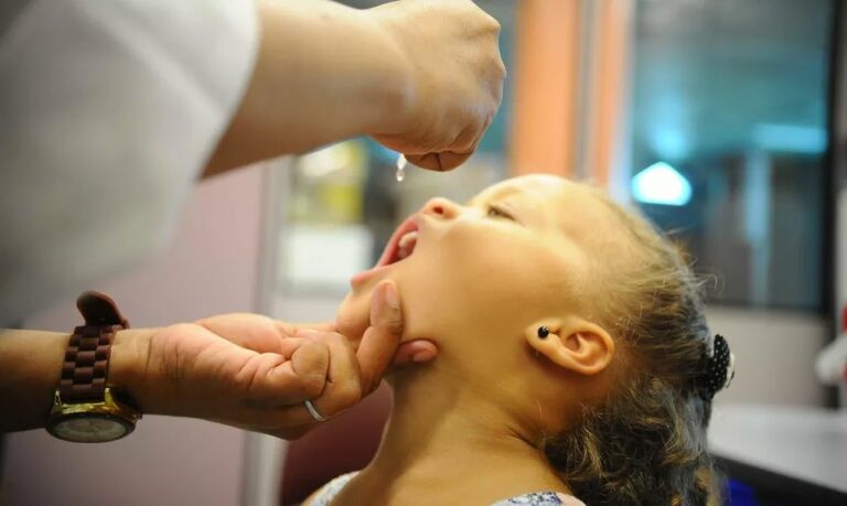 Baixa Cobertura: Prefeitura faz apelo aos pais para levarem as crianças para vacinar contra a paralisia infantil