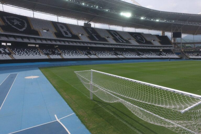 Botafogo impede tombamento da pista de atletismo do Nilton Santos