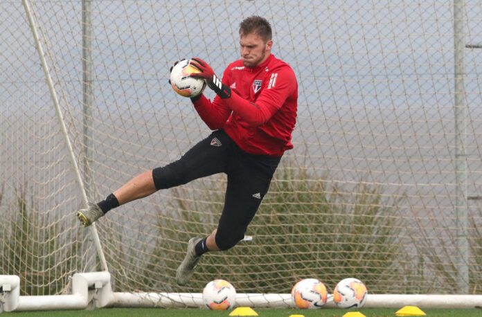 Botafogo poderá inscrever goleiro Lucas Perri, ex-São Paulo, mesmo após fim da janela