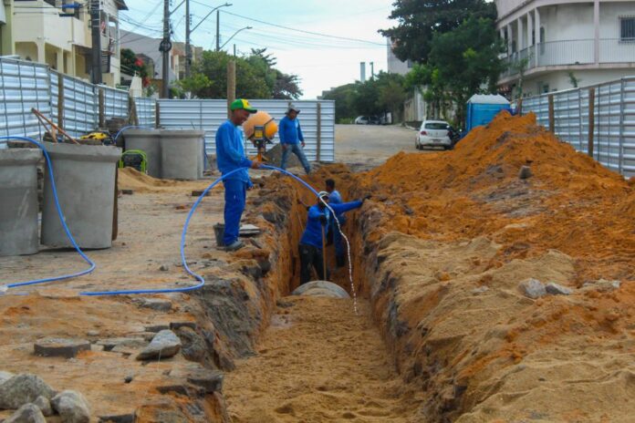 Centro: trecho da Rua Prof. Pio Pedrinha segue interditado para obras de macrodrenagem