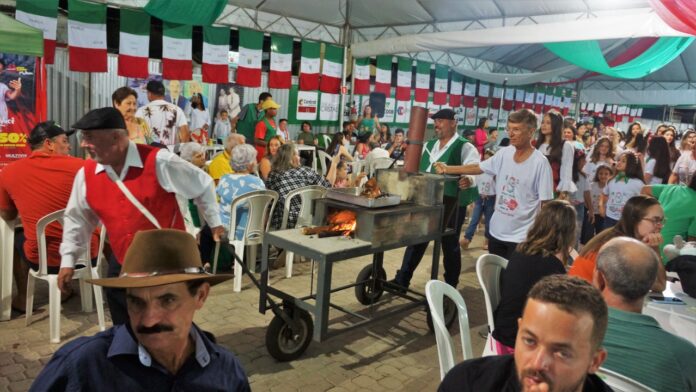 
			Confraternização de famílias marca a abertura da Semana Italiana em Jaguaré        
