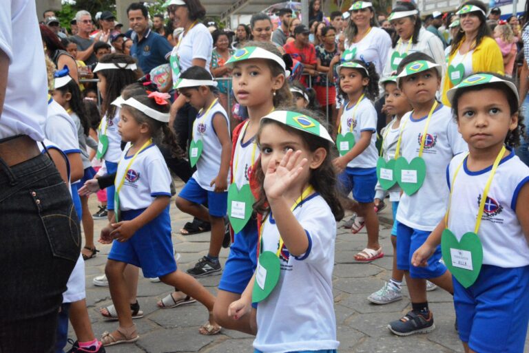 DEPARTAMENTO DE CULTURA DE PINHEIROS CONFIRMA RETORNO DO TRADICIONAL DESFILE DE CÍVICO DE 7 DE SETEMBRO