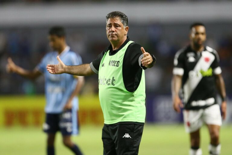 Emílio Faro minimiza impacto da derrota e segue confiante no acesso do Vasco