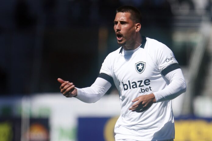Estreante no Botafogo, Gabriel Pires lamenta empate com o Juventude