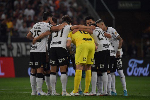 Análise: Corinthians não consegue bater de frente com o Flamengo, e realidade se mostra complicada