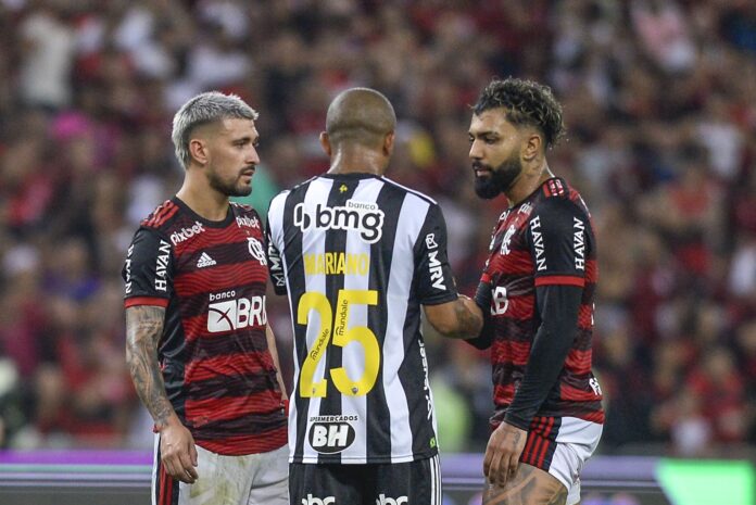 Gabigol e Arrascaeta são absolvidos pelo STJD e podem jogar pelo Flamengo na Copa do Brasil