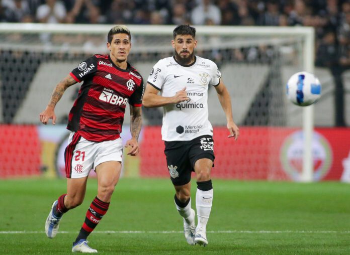 Onde assistir ao jogo entre Flamengo e Corinthians nesta terça pela Libertadores