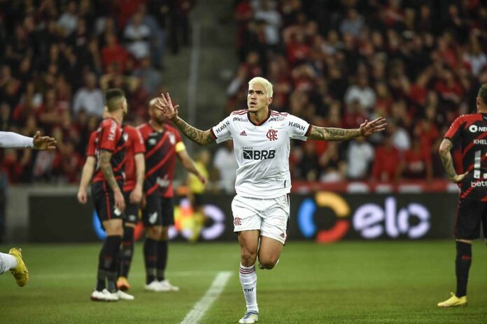 Pedro comemora golaço que garantiu a vaga do Flamengo na semifinal da Copa do Brasil