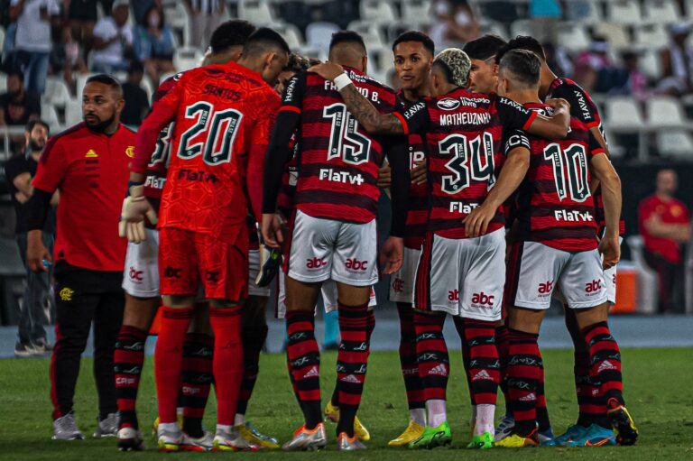 Vélez Sarsfield x Flamengo: veja onde assistir o jogo de ida das semifinais da Libertadores