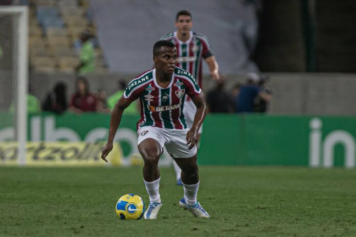 Arias exalta bom momento no Fluminense