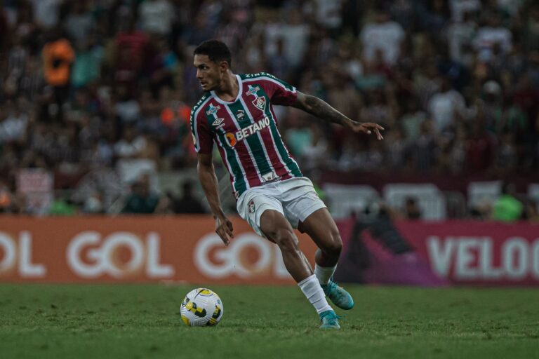 Diniz aprova atuação de Cris Silva contra o Palmeiras: “Muito seguro”
