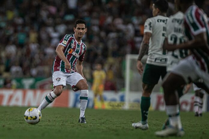 Ganso lamenta chances perdidas, mas mantém esperança do Fluminense em título