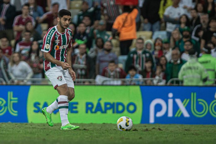 Michel Araújo vibra com boa reestreia pelo Fluminense