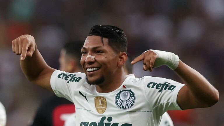 Rony faz novo gol de bicicleta, Palmeiras empata com Fluminense e mantém vantagem na ponta