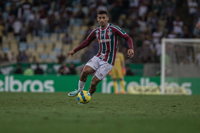 Suspenso, André desfalca o Fluminense no duelo de volta da Copa do Brasil
