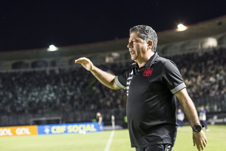 Interino do Vasco, Emílio Faro tranquiliza clube na busca por novo técnico