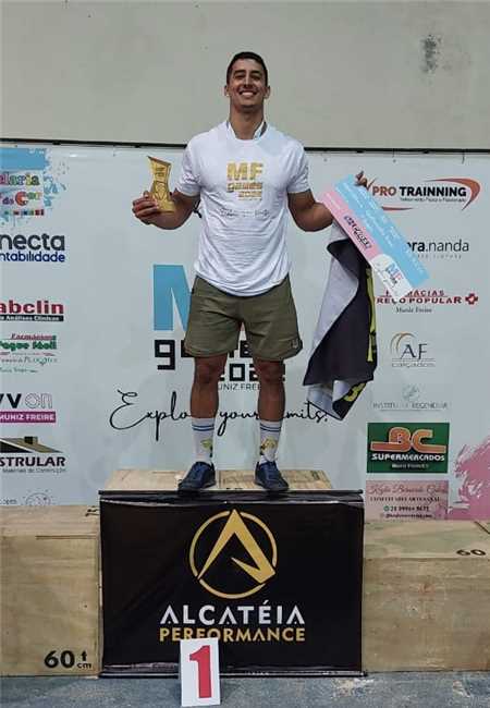 ATLETA DE ITAPEMIRIM CONQUISTA 1° LUGAR NA COMPETIÇÃO DE CROSSFIT EM MUNIZ FREIRE