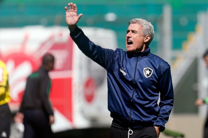 Luís Castro lamenta empate do Botafogo com o Juventude: “Não encontramos o caminho”