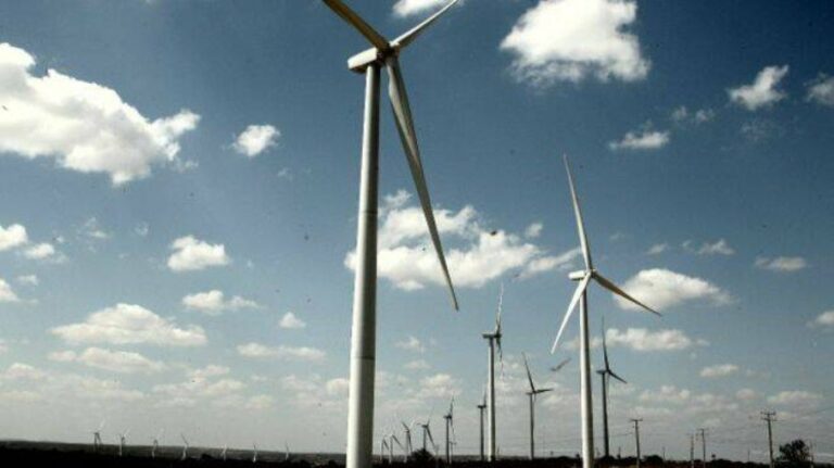 Câmara dos deputados aprova projeto que prorroga descontos para a produção de energia renovável