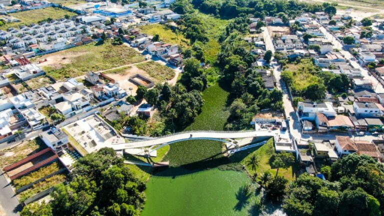 Nova passarela entre os bairros Palmital e São José será entregue na próxima sexta-feira (26)