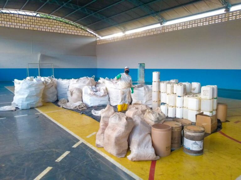 Prefeitura de Linhares recolhe mais de 3 toneladas de embalagens de agrotóxicos durante ações itinerantes   		