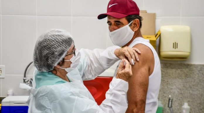 Prevenção: Linhares continua vacinando contra covid, gripe e sarampo em todas as unidades de saúde