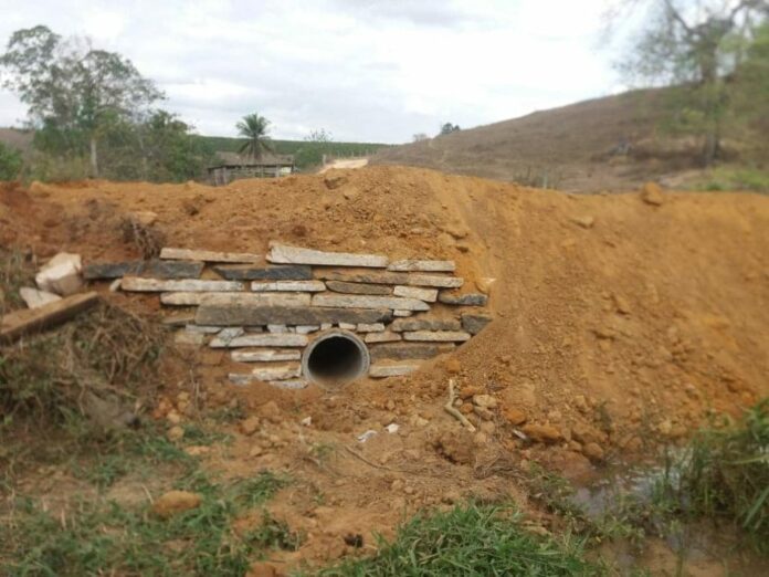 SEMTE constrói mais dois bueiros em escória de granito no Denzol e uma ponte em Monte Sinai
