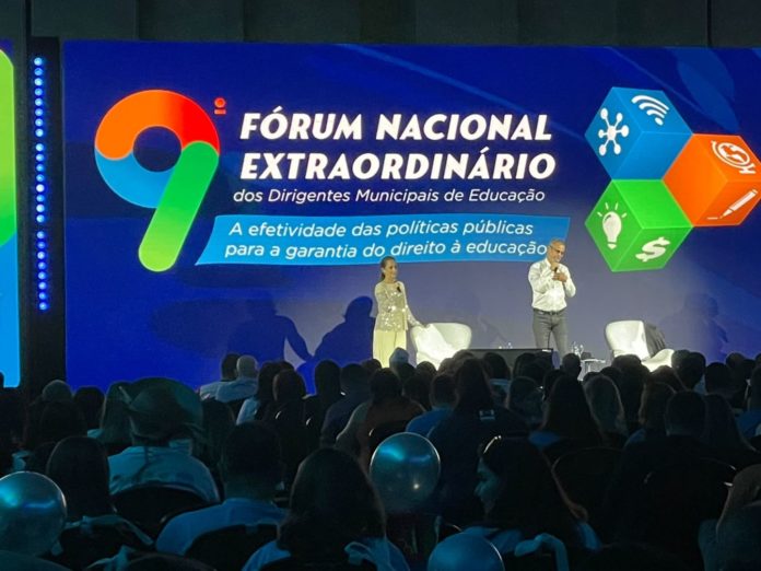 Secretária de educação participa do 9º Fórum  Nacional Extraordinário de Dirigentes Municipais em Brasília