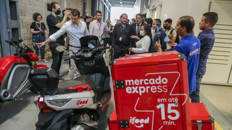 Vereadores de São Paulo (SP) visitam sede do iFood em Osasco (SP)