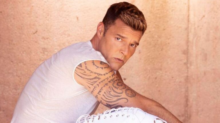 Ricky Martin é acusado de abuso e incesto