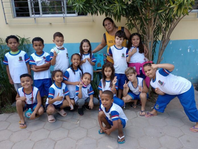 Alunos do Córrego Farias apresentam resultados de projetos no Dia da Família na Escola   		