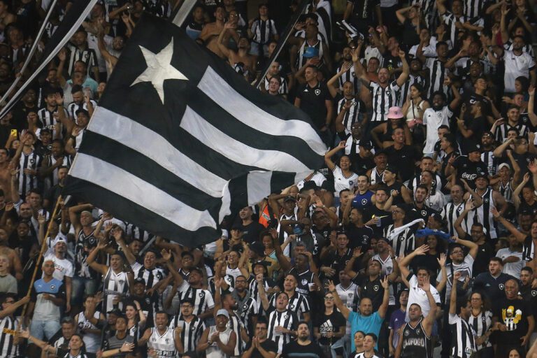 Botafogo pode voltar a ter casa cheia contra o América-MG