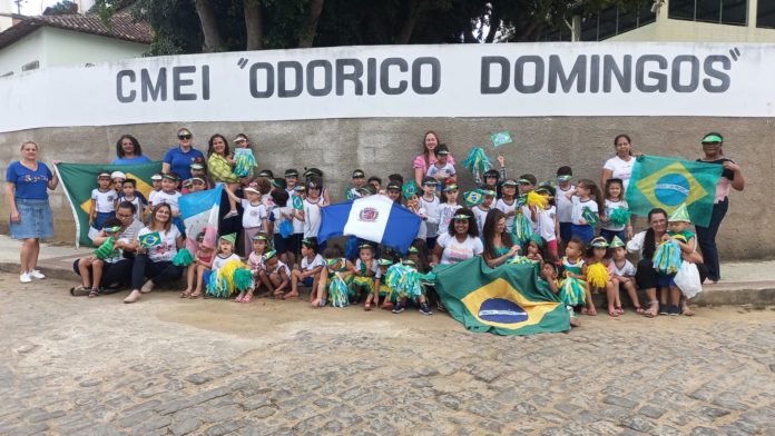 CMEI Odorico Domingos comemora Bicentenário pelas ruas do bairro Iolanda