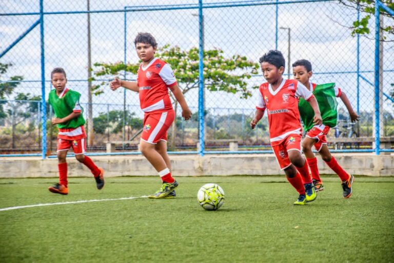 Campeonato de futsal com atletas das Escolinhas da Prefeitura começa neste sábado (17) no ginásio do Shell