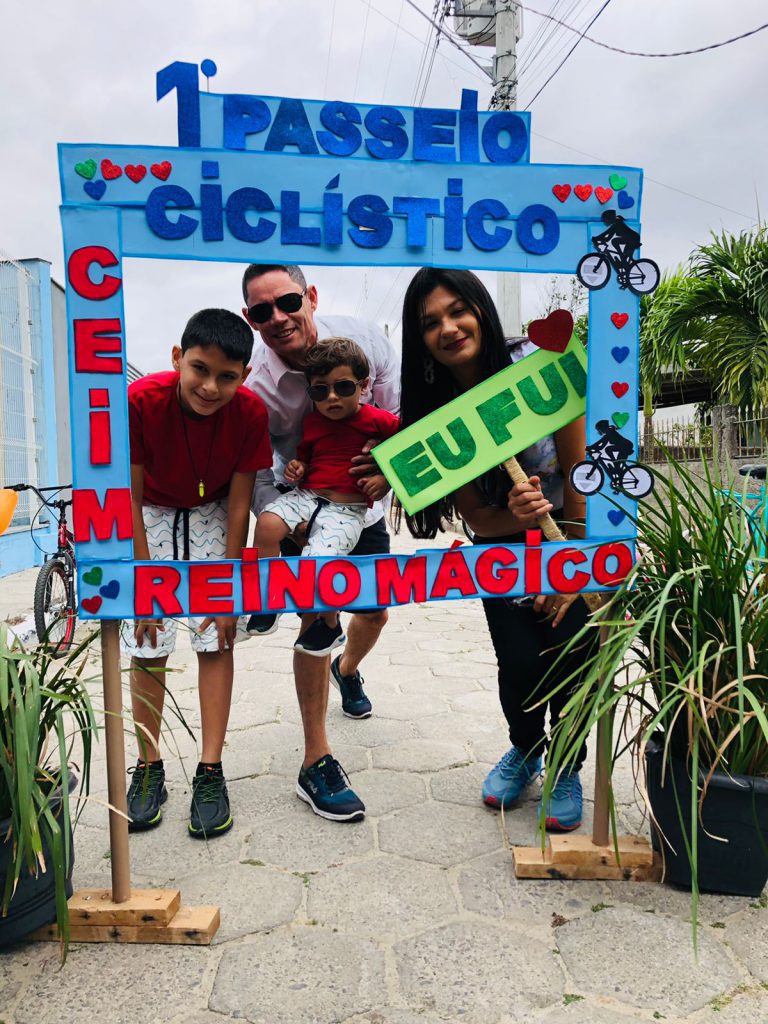Ceim Reino Mágico realiza 1° passeio ciclístico celebrando o dia da família na escola   		