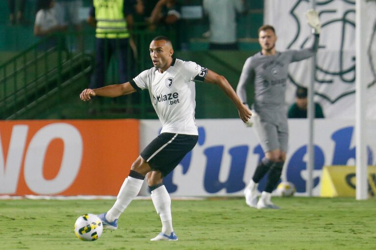 Cuesta e Marçal desfalcam o Botafogo contra o Palmeiras