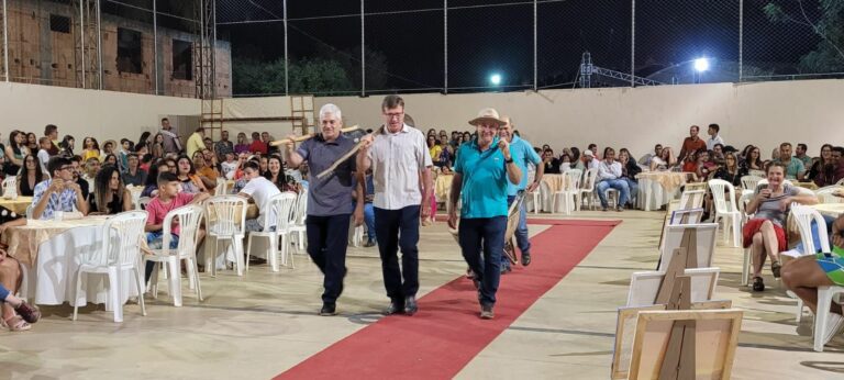 EFA Normilia Cunha  dos Santos completa 30 anos com grande festa