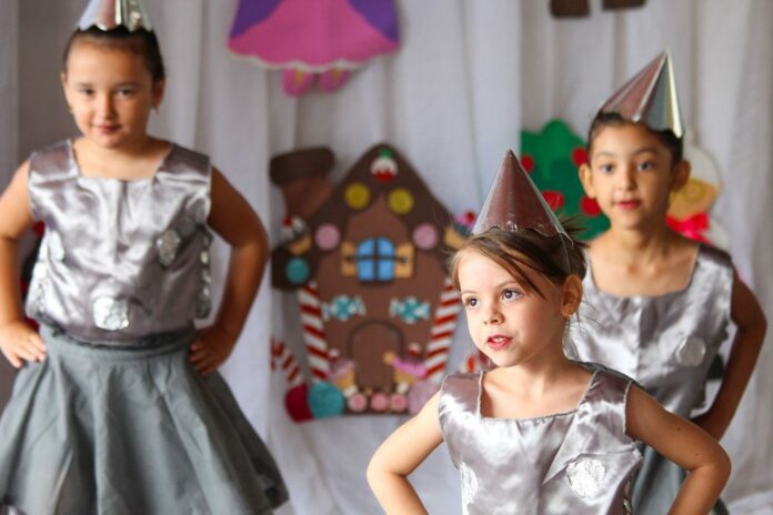 Escola do bairro São José finaliza projeto de leitura com apresentações musicais e exposição de trabalhos   		