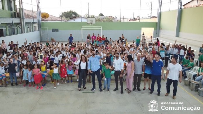 Estado e município de Nova Venécia em parceria revitalizam prédio compartilhado de suas escolas