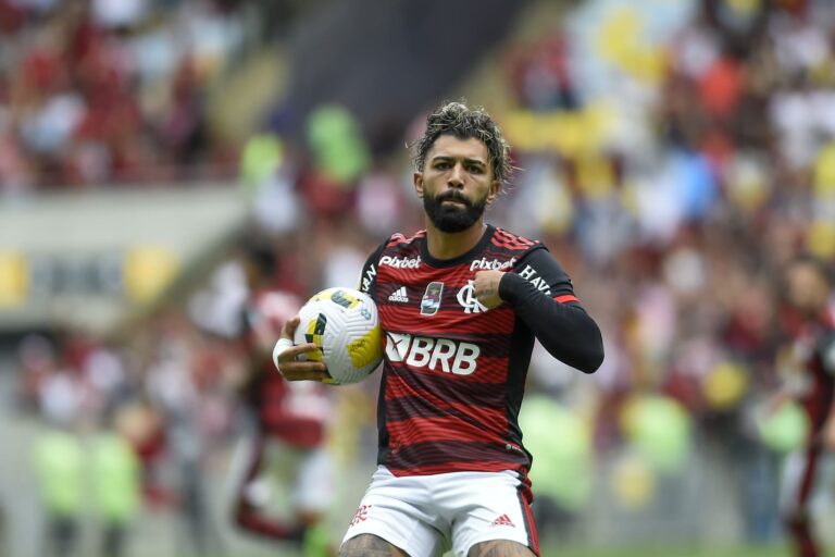 Com 20 cartões, Gabigol pode superar temporada mais “indisciplinada” pelo Flamengo