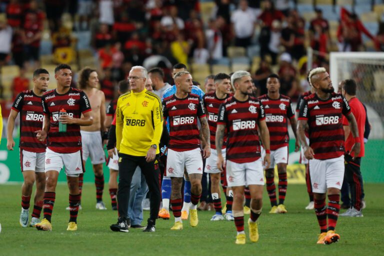 Dorival admite escalar titulares do Flamengo contra o Fluminense