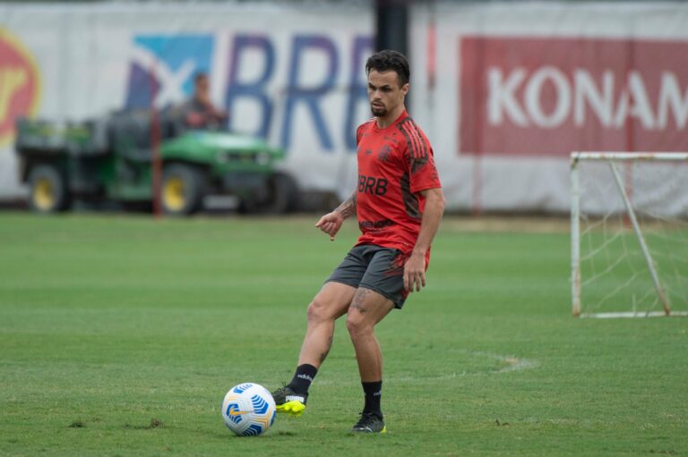 Marcos Braz avalia possível retorno de Michael ao Flamengo