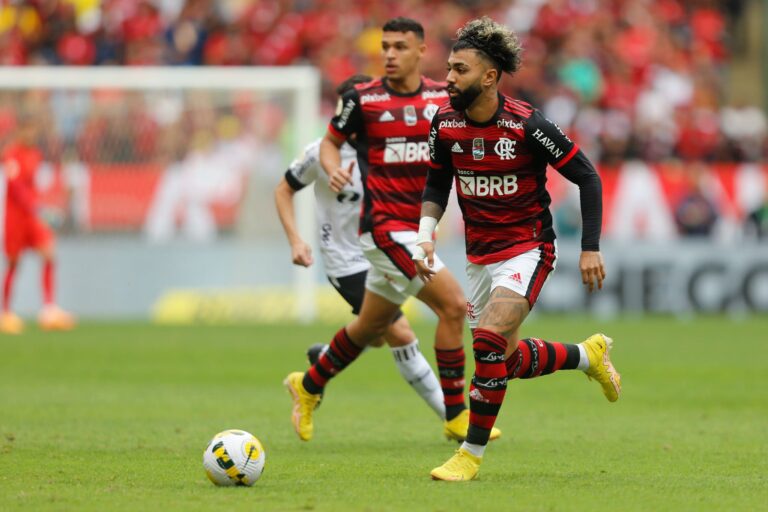 ​​​​​​​Flamengo empata com o Ceará e perde chance de se aproximar do líder Palmeiras