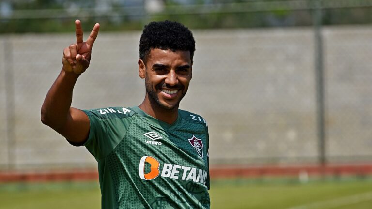 Ainda sem reestrear, Alan pode ser novidade do Fluminense contra o Juventude