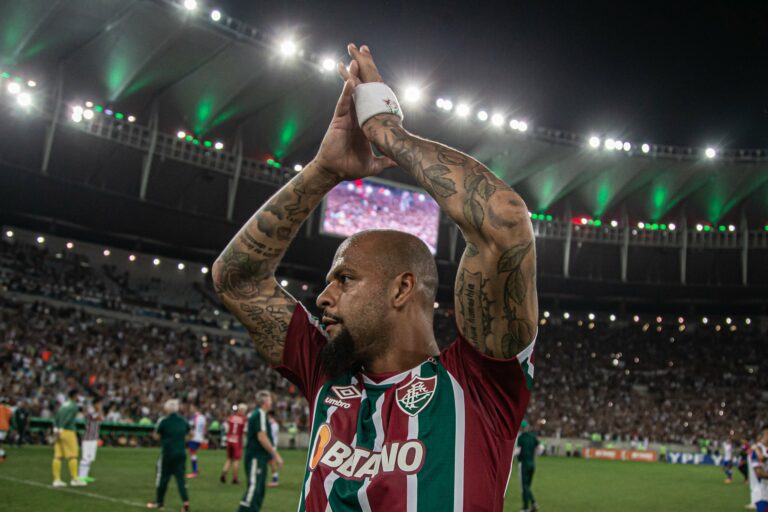 Corinthians “tira onda” com Felipe Melo e viraliza nas redes sociais