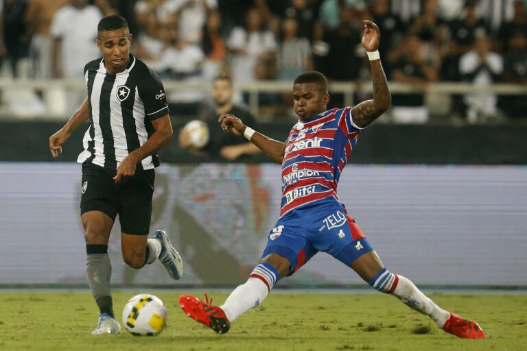 Fortaleza x Botafogo: saiba onde assistir ao confronto direto na luta contra o Z-4